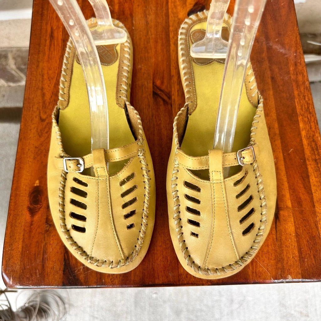 Seychelles Leather Sandals Flats 9m Close Toe Slides Stitching Rare Retr